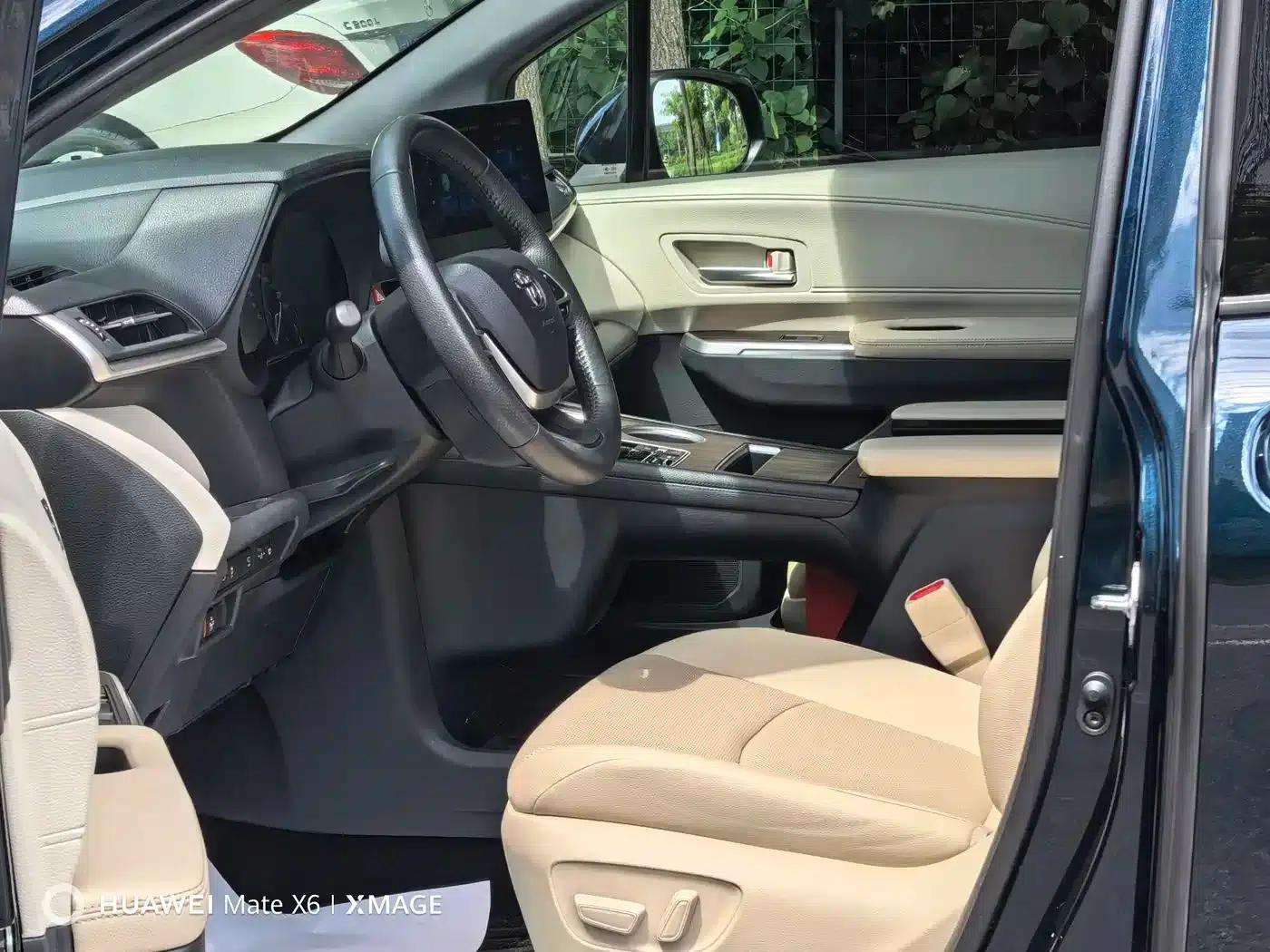 2022 Grevia 2.5L Hybrid Premium Edition — миниатюра 8