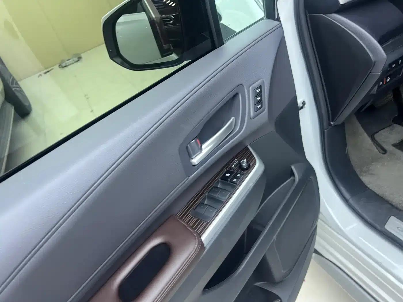 2024 Grevia 2.5L Hybrid Premium PLUS AWD — миниатюра 4
