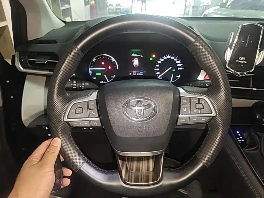 2024 Grevia 2.5L Hybrid Comfort Edition — миниатюра 11