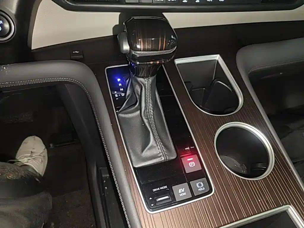 2024 Grevia 2.5L Hybrid Comfort Edition — миниатюра 14