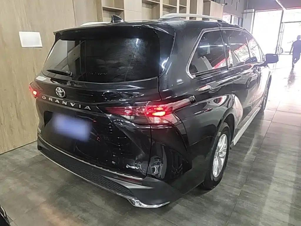 2024 Grevia 2.5L Hybrid Comfort Edition — миниатюра 7