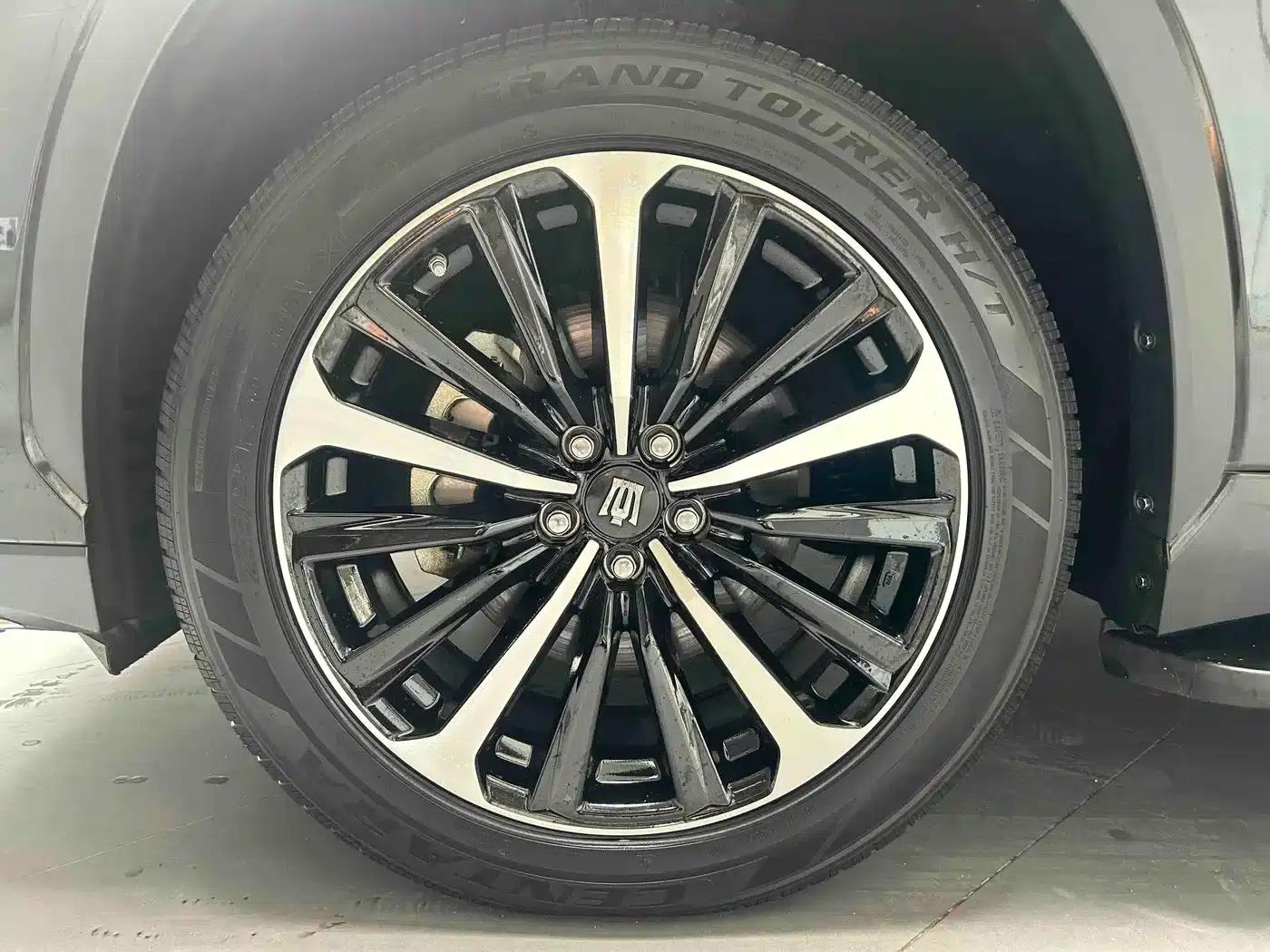 Crown Land Cruiser 2021 2.5L HEV 4WD Luxury Edition — миниатюра 2