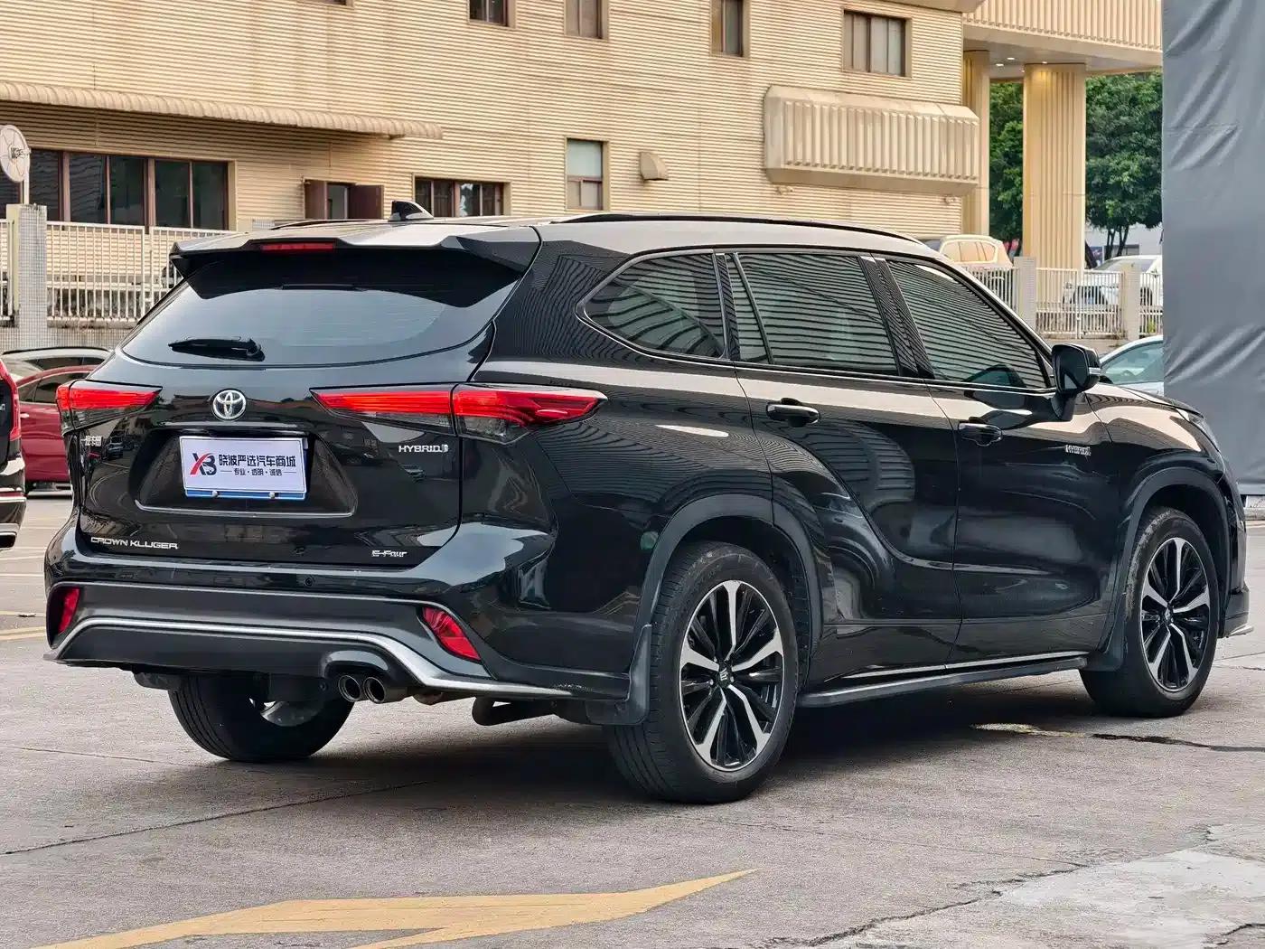 Crown Land Cruiser 2021 2.5L HEV 4WD Luxury Edition — миниатюра 5