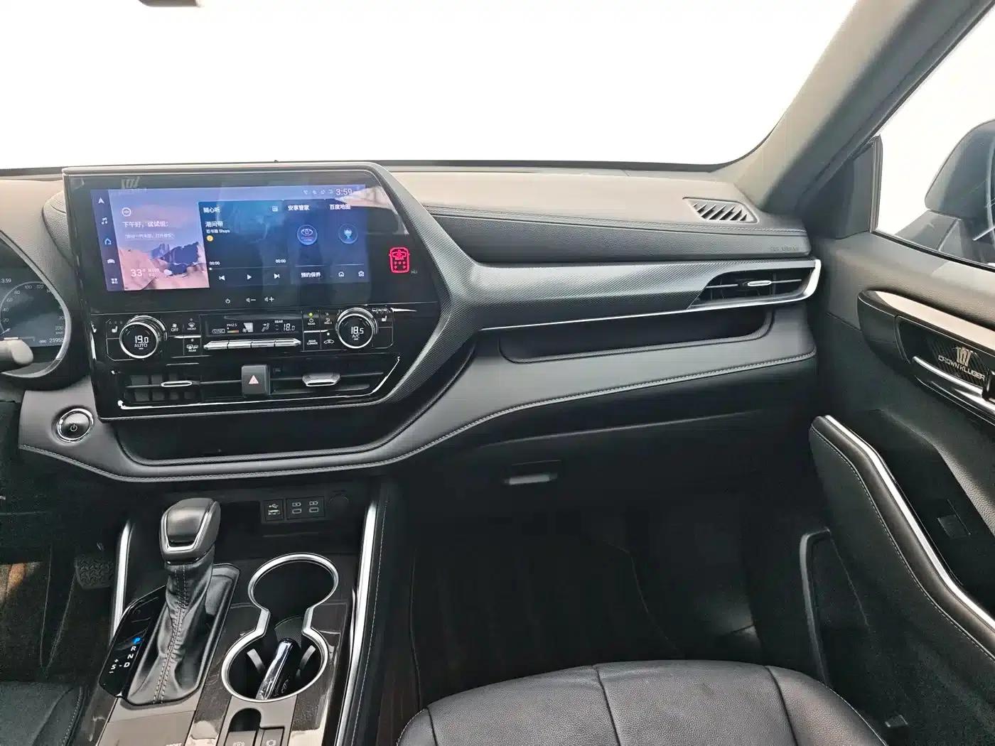 Crown Land Cruiser 2024 2.5L HEV 4WD Premium Edition — миниатюра 13
