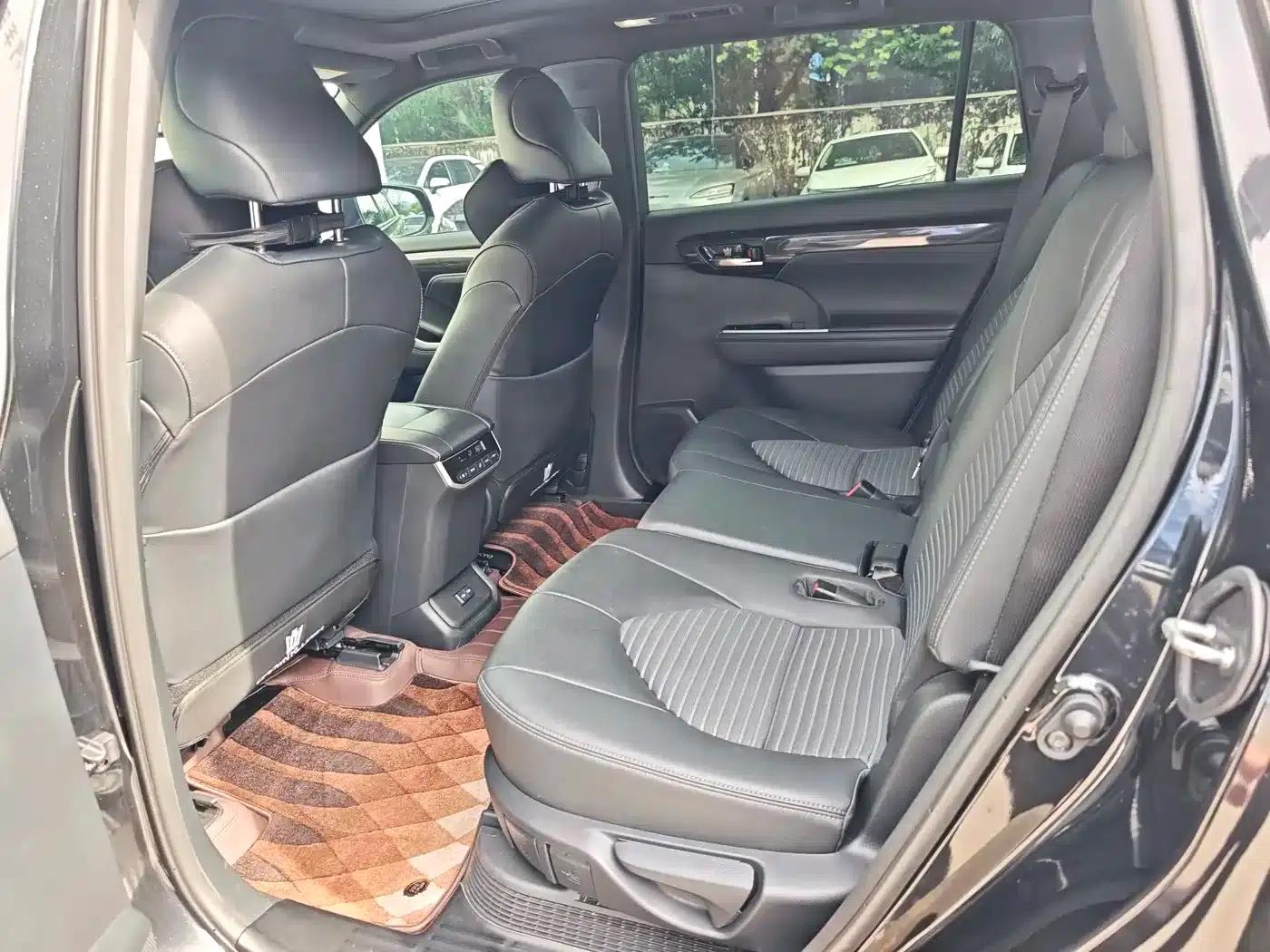 Crown Land Cruiser 2024 2.5L HEV 4WD Premium Edition — миниатюра 18