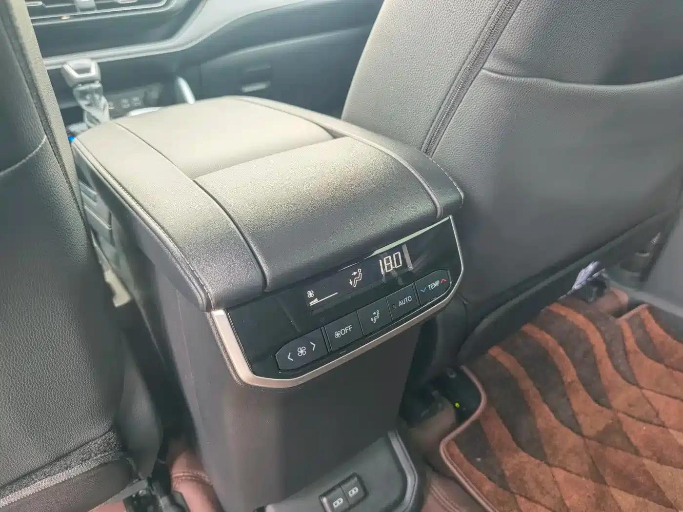 Crown Land Cruiser 2024 2.5L HEV 4WD Premium Edition — миниатюра 19
