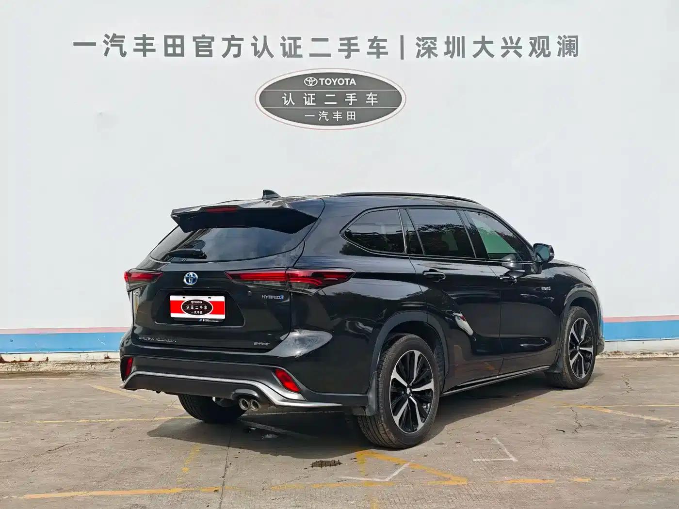 Crown Land Cruiser 2024 2.5L HEV 4WD Premium Edition — миниатюра 7