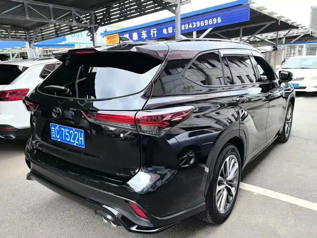 Crown Land Cruiser 2026 2.5L HEV 4WD Premium Edition — миниатюра 2