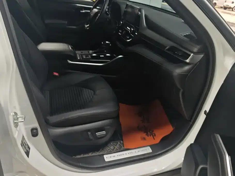Crown Land Cruiser 2024 2.5L HEV 4WD Luxury Edition — миниатюра 8