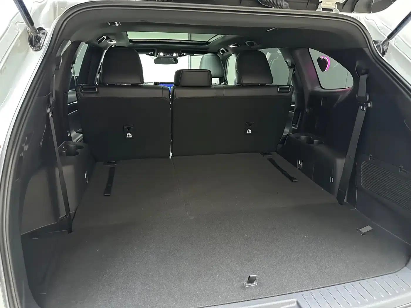 Crown Land Cruiser 2023 2.5L HEV 4WD Luxury Edition — миниатюра 10