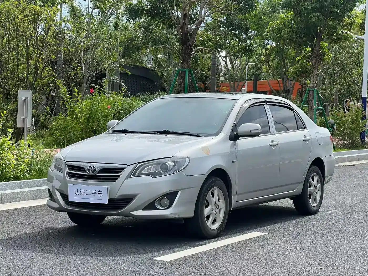 Corolla 2013 1.6L Automatic Deluxe Edition — миниатюра 1