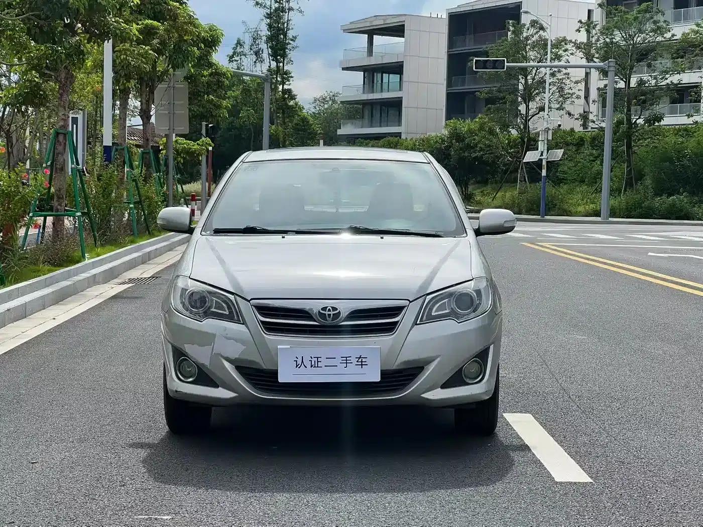 Corolla 2013 1.6L Automatic Deluxe Edition — миниатюра 2