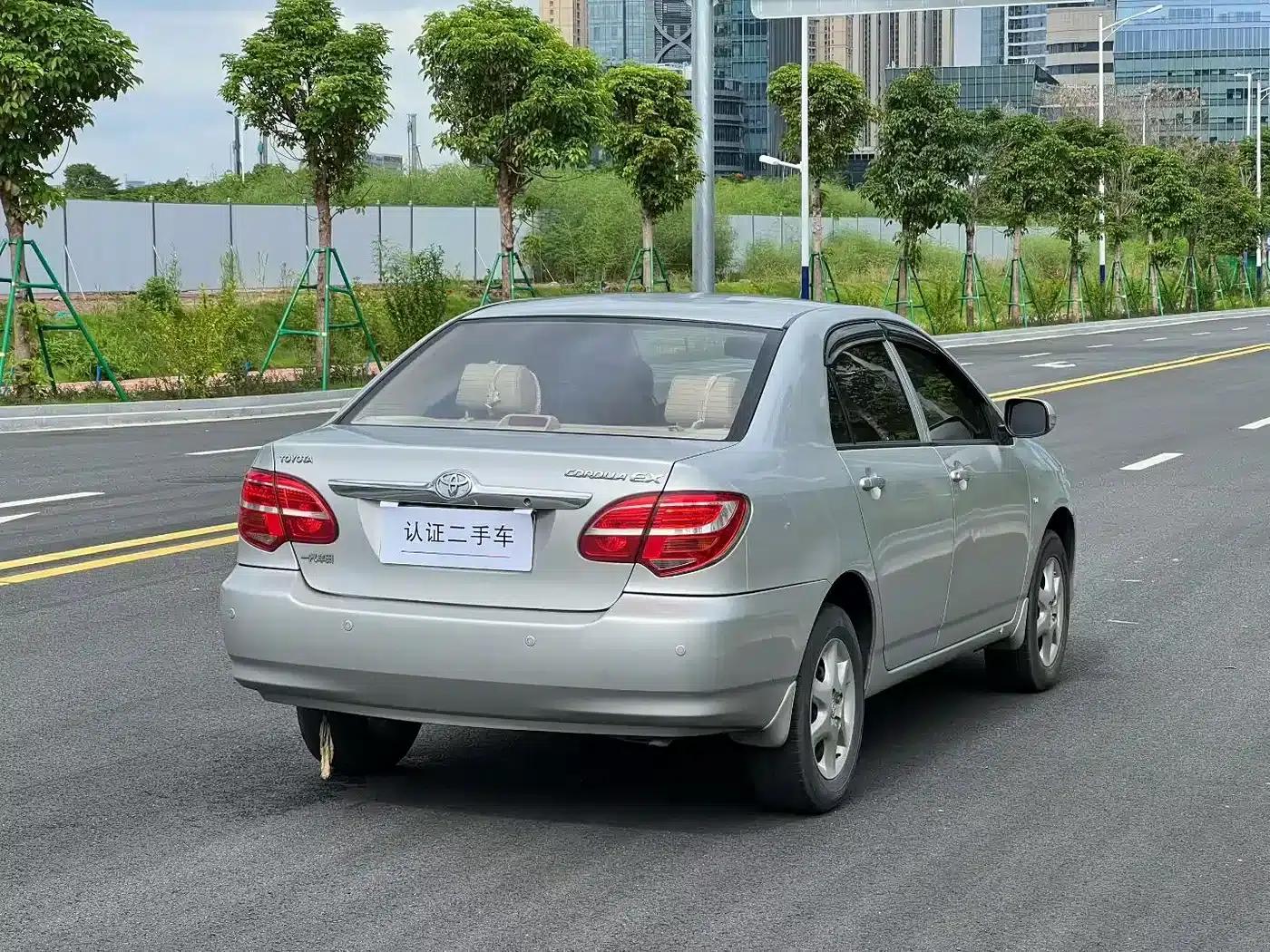 Corolla 2013 1.6L Automatic Deluxe Edition — миниатюра 5