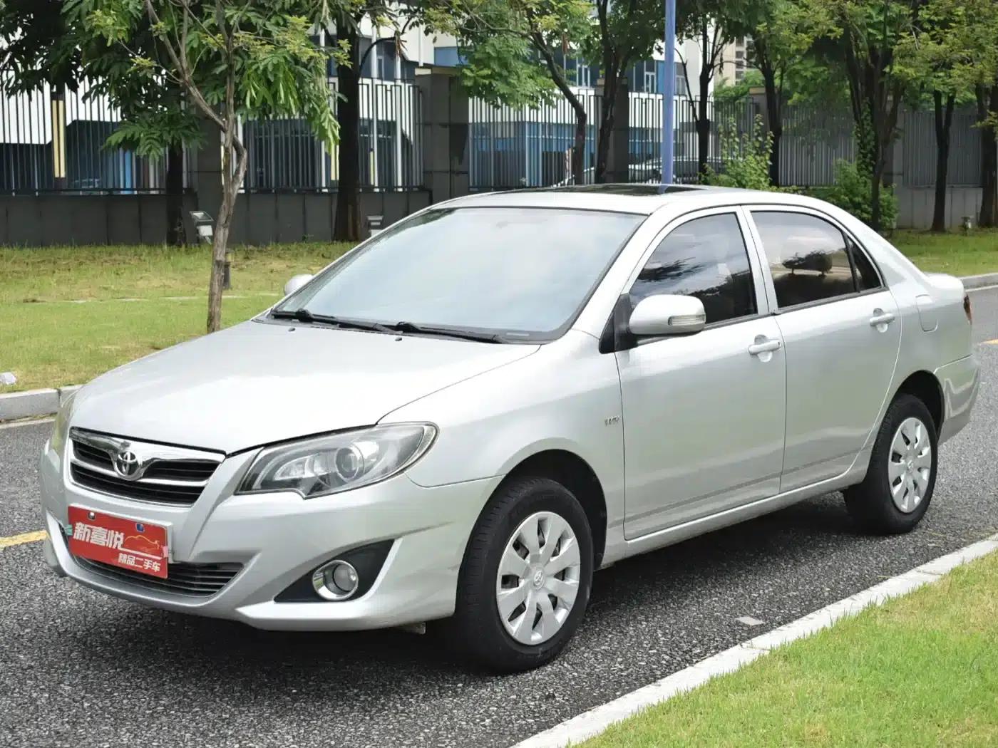 2013 Corolla 1.6L Manual Deluxe Edition — миниатюра 1