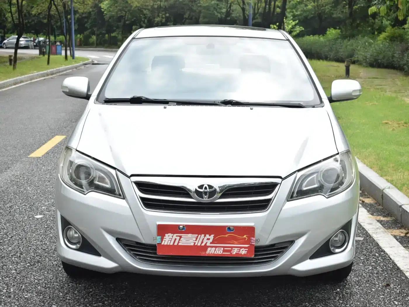 2013 Corolla 1.6L Manual Deluxe Edition — миниатюра 2