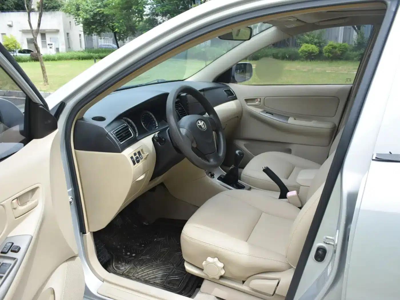 2013 Corolla 1.6L Manual Deluxe Edition — миниатюра 11