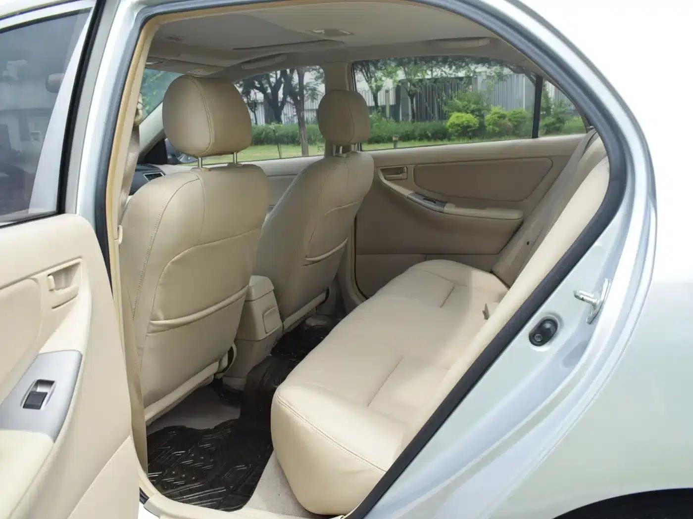 2013 Corolla 1.6L Manual Deluxe Edition — миниатюра 12