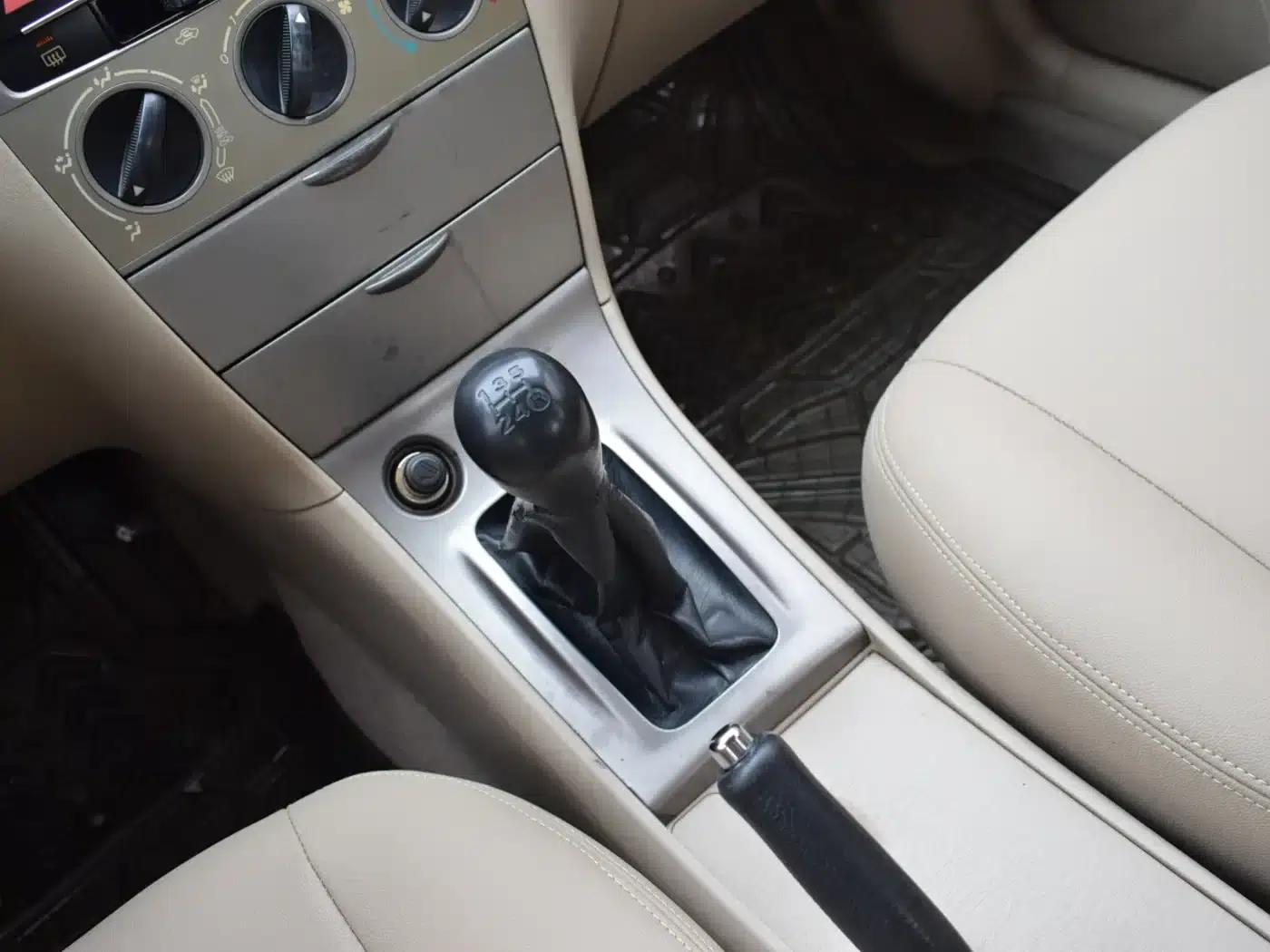 2013 Corolla 1.6L Manual Deluxe Edition — миниатюра 18