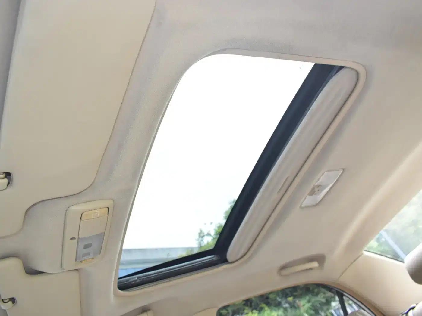 2013 Corolla 1.6L Manual Deluxe Edition — миниатюра 19