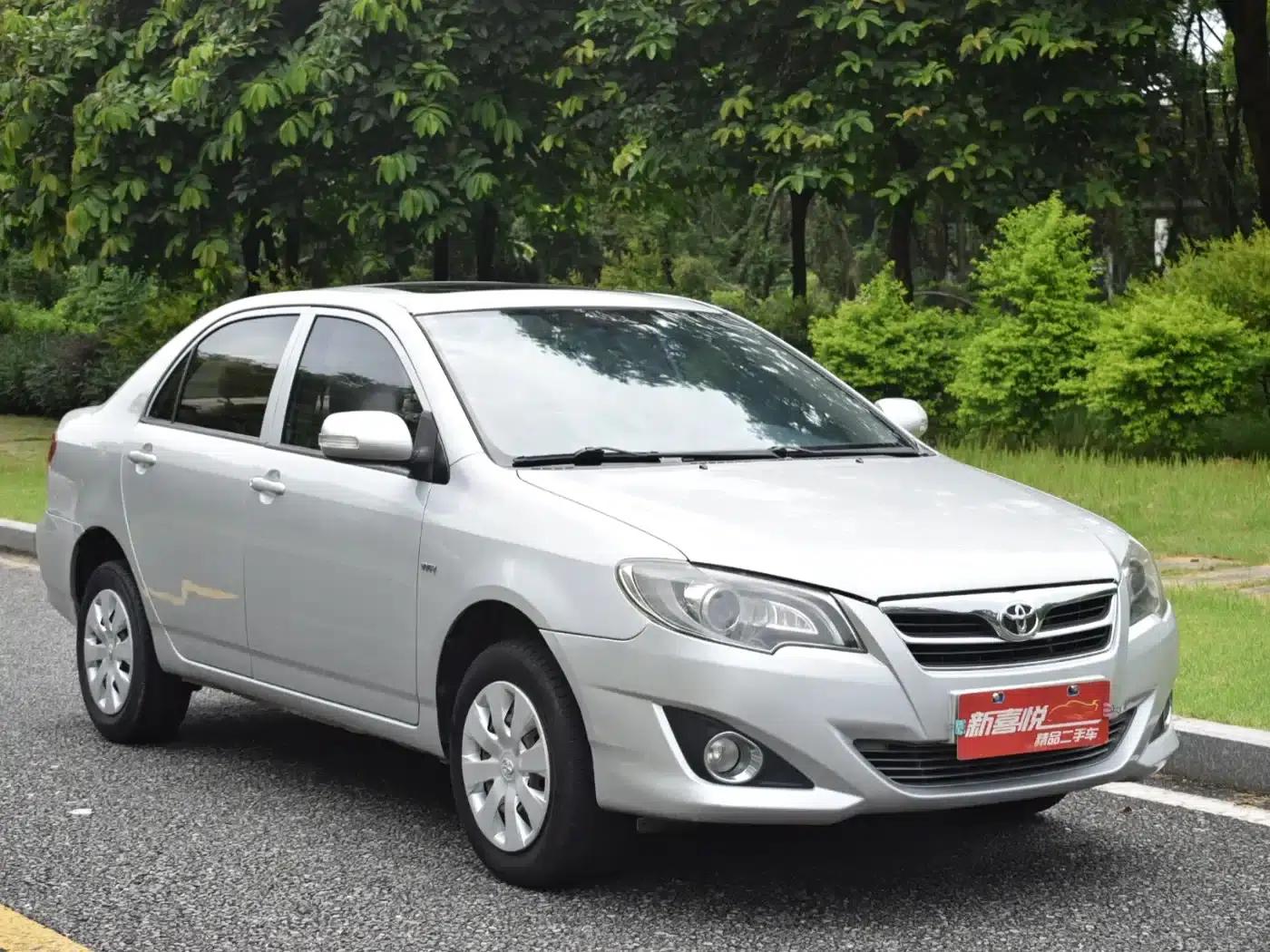 2013 Corolla 1.6L Manual Deluxe Edition — миниатюра 3