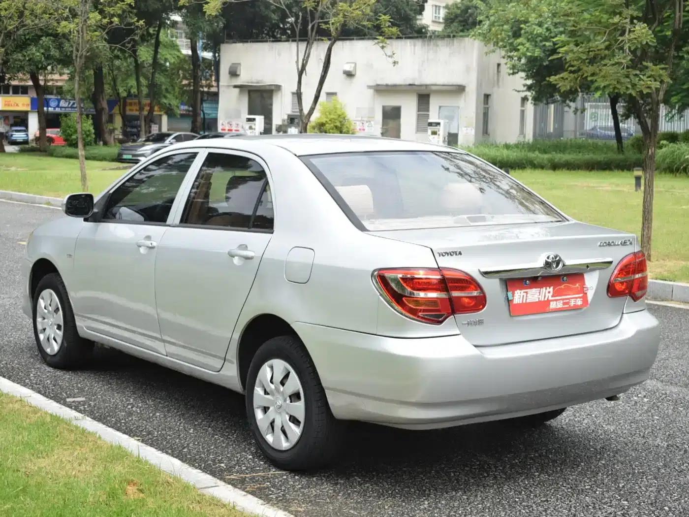 2013 Corolla 1.6L Manual Deluxe Edition — миниатюра 4