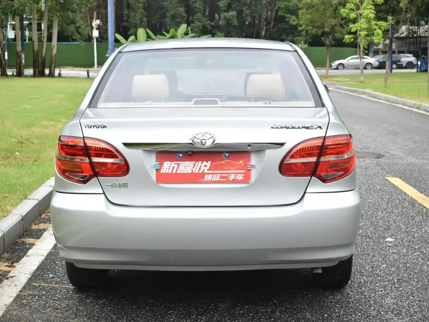 2013 Corolla 1.6L Manual Deluxe Edition — миниатюра 5
