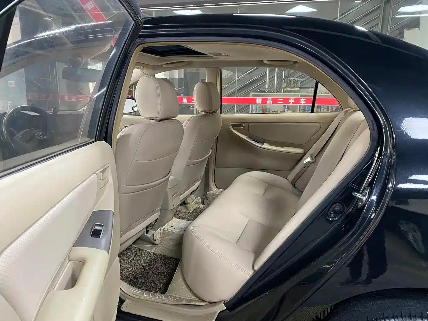 Corolla 2013 1.6L Automatic Premium Edition — миниатюра 6