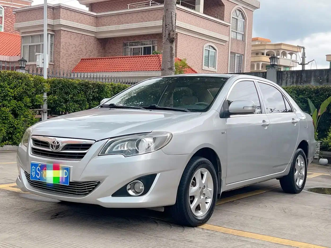 Corolla 2013 1.6L Automatic Premium Edition — миниатюра 1
