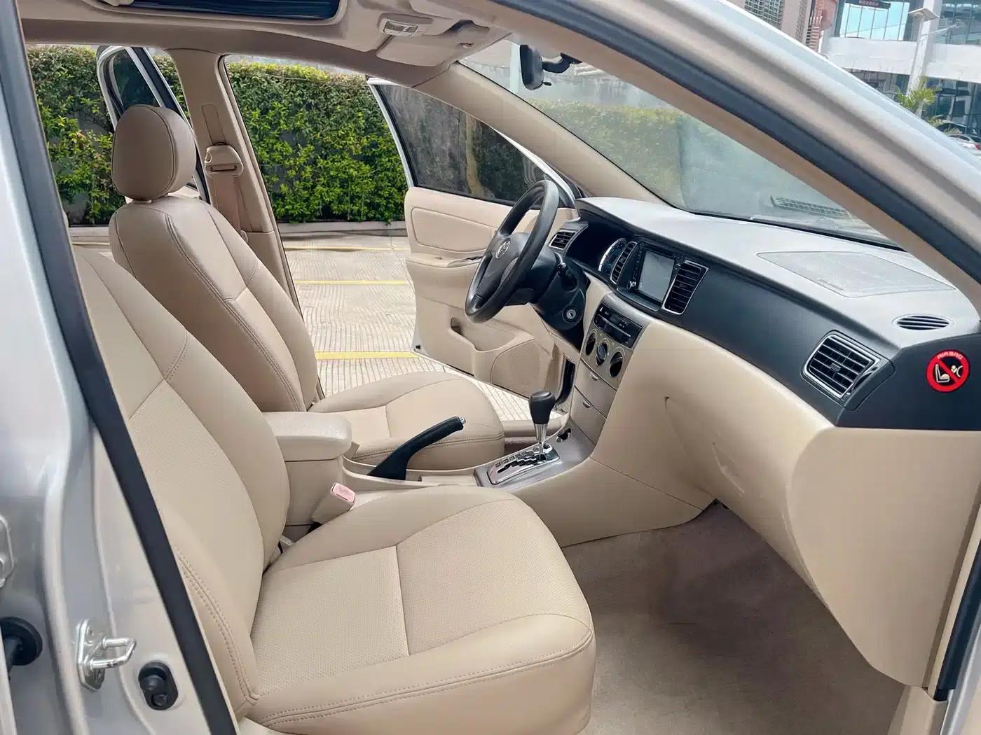 Corolla 2013 1.6L Automatic Premium Edition — миниатюра 9