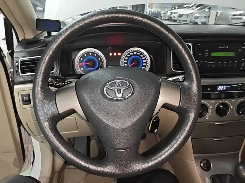 2013 Corolla 1.6L Manual Premium Edition — миниатюра 11