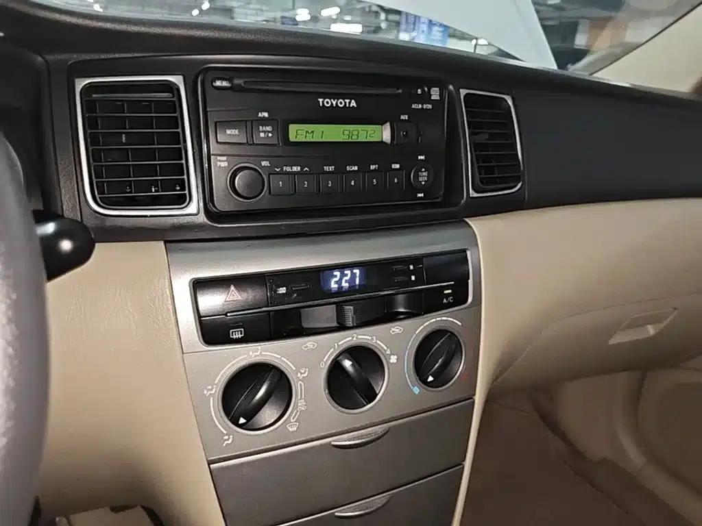 2013 Corolla 1.6L Manual Premium Edition — миниатюра 13