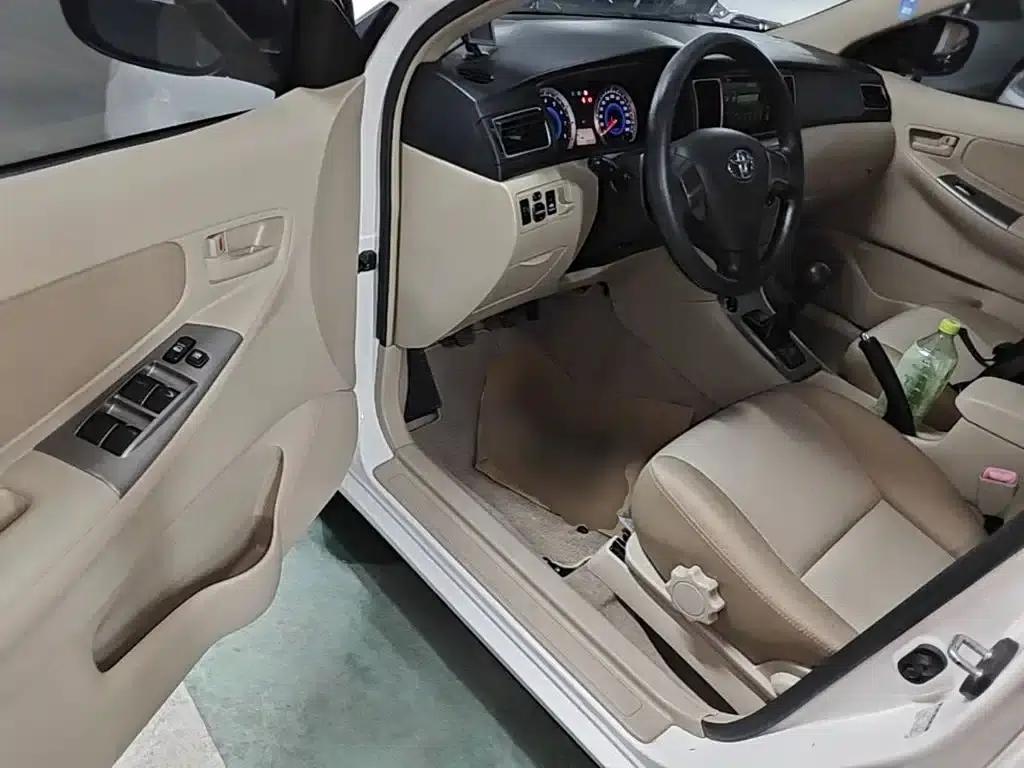 2013 Corolla 1.6L Manual Premium Edition — миниатюра 16