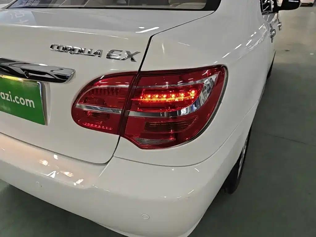 2013 Corolla 1.6L Manual Premium Edition — миниатюра 8