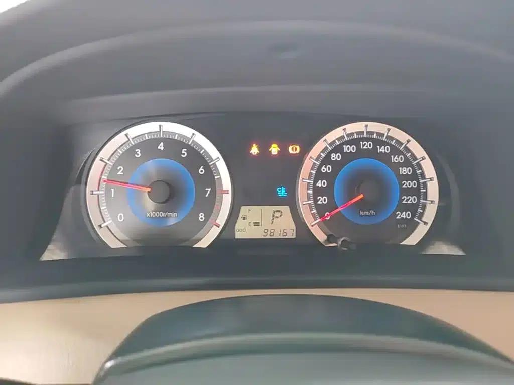 Corolla 2013 1.6L Automatic Deluxe Edition — миниатюра 12