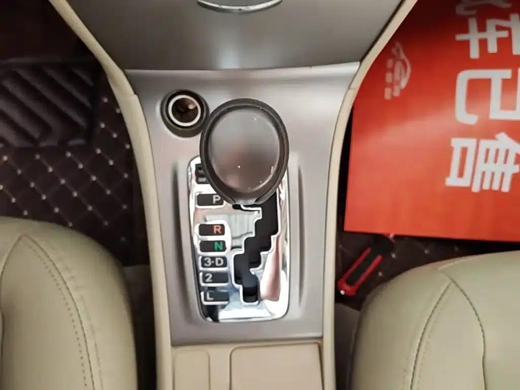Corolla 2013 1.6L Automatic Deluxe Edition — миниатюра 14