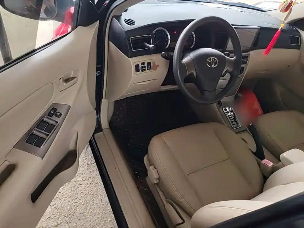 Corolla 2013 1.6L Automatic Deluxe Edition — миниатюра 16