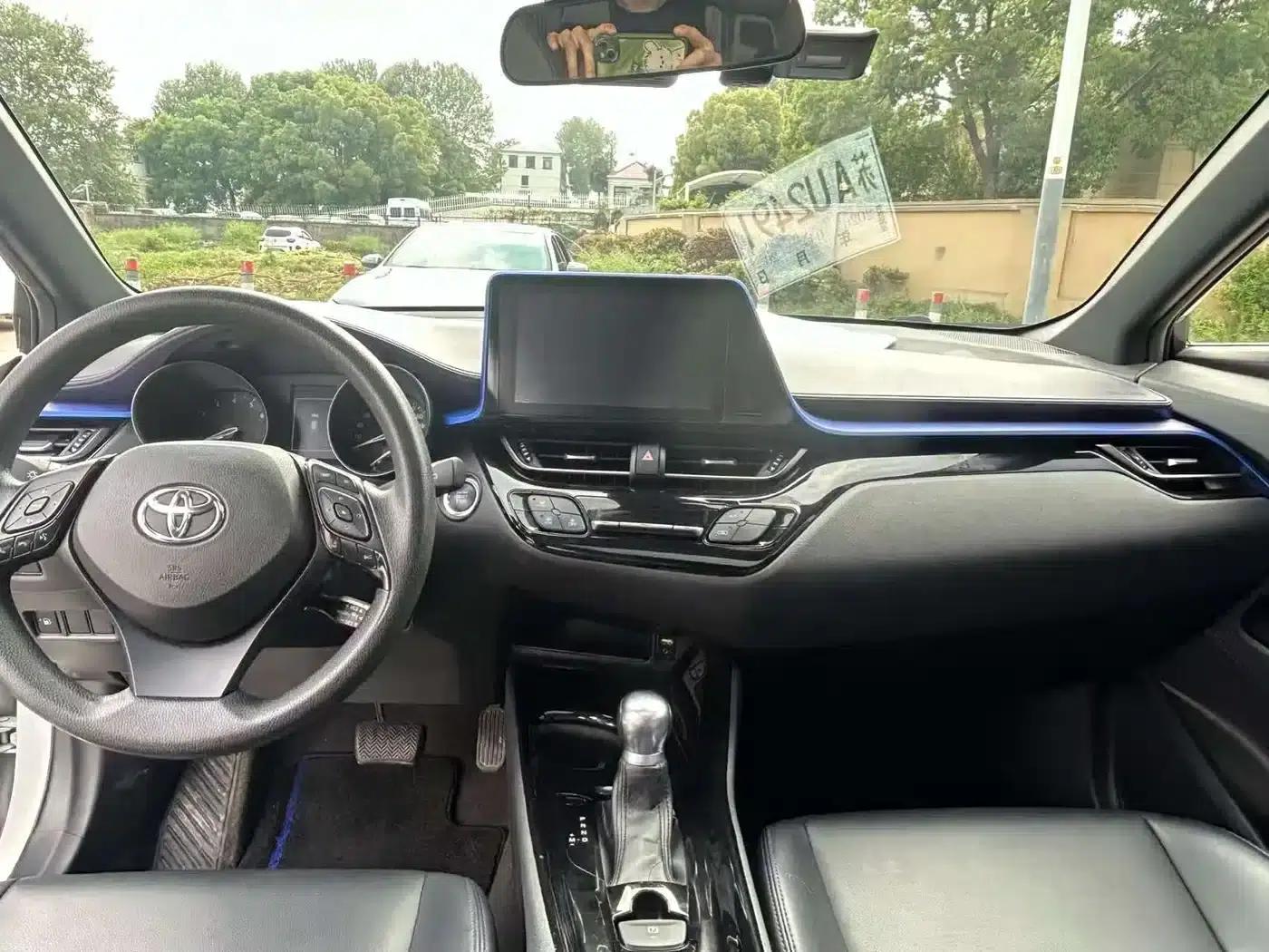 Toyota C-HR 2020 2.0L Leading Edition — миниатюра 11