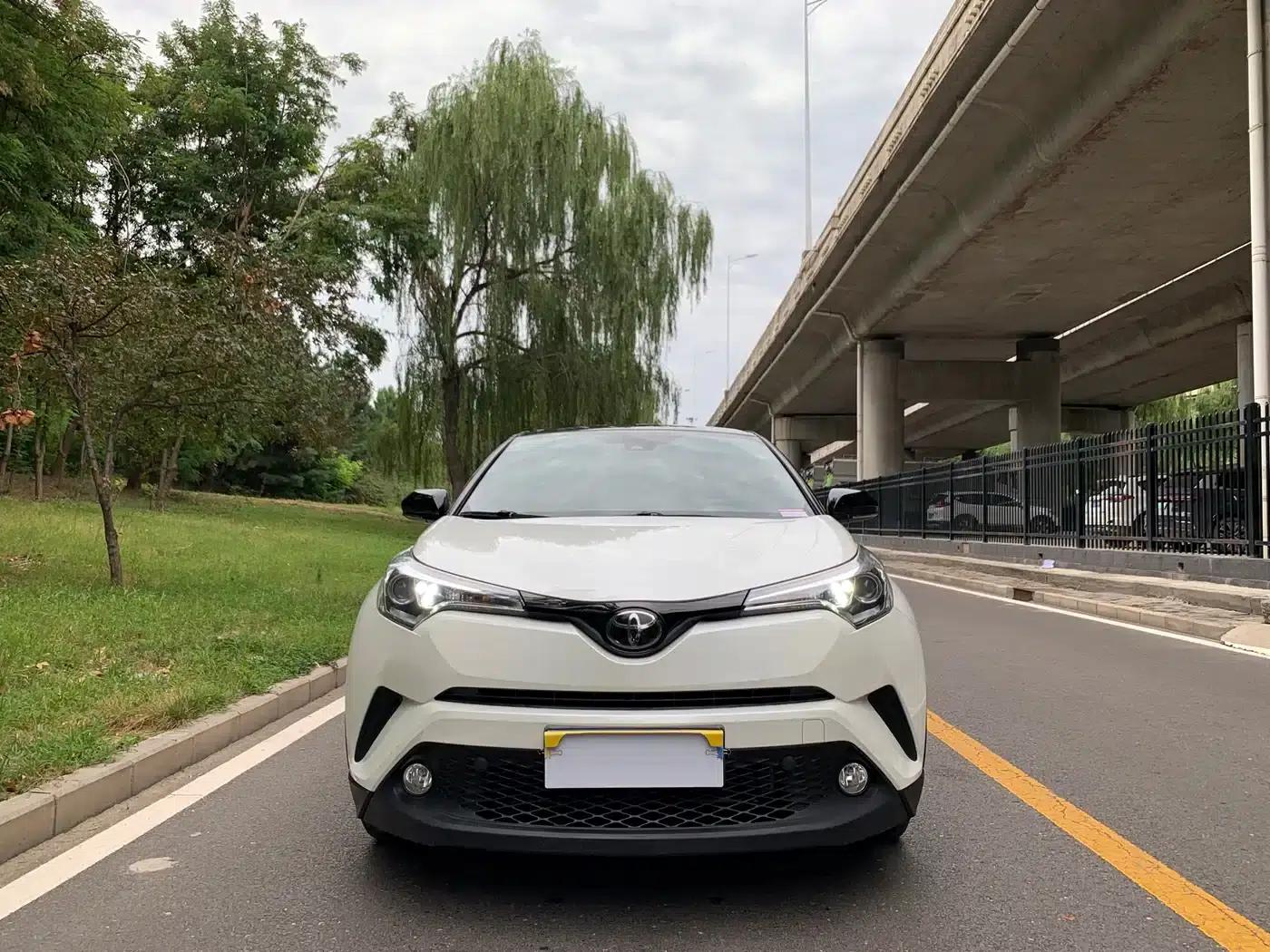 Toyota C-HR 2020 2.0L Leading Edition — миниатюра 2
