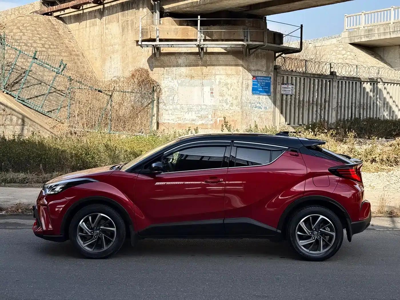 Toyota C-HR 2021 2.0L Luxury Edition — миниатюра 9
