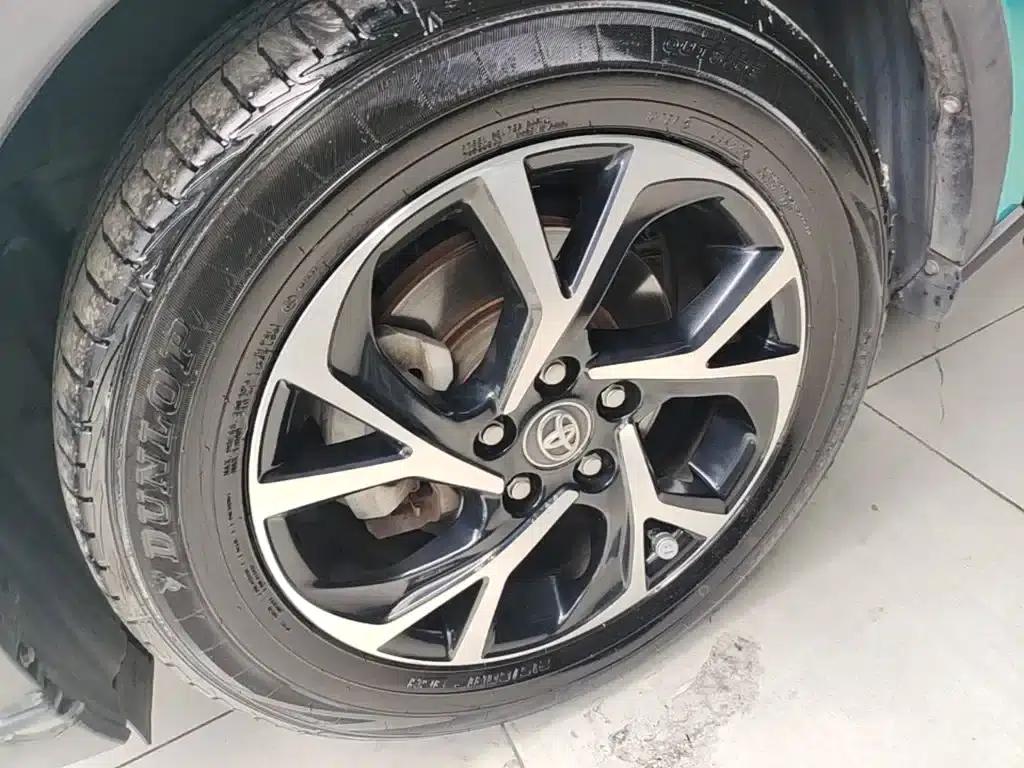 Toyota C-HR 2018 2.0L Luxury Edition (China V emission standard) — миниатюра 23