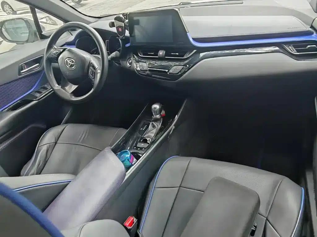 Toyota C-HR 2018 2.0L Cool Crossover Leading Edition (National V Emission Standard) — миниатюра 13
