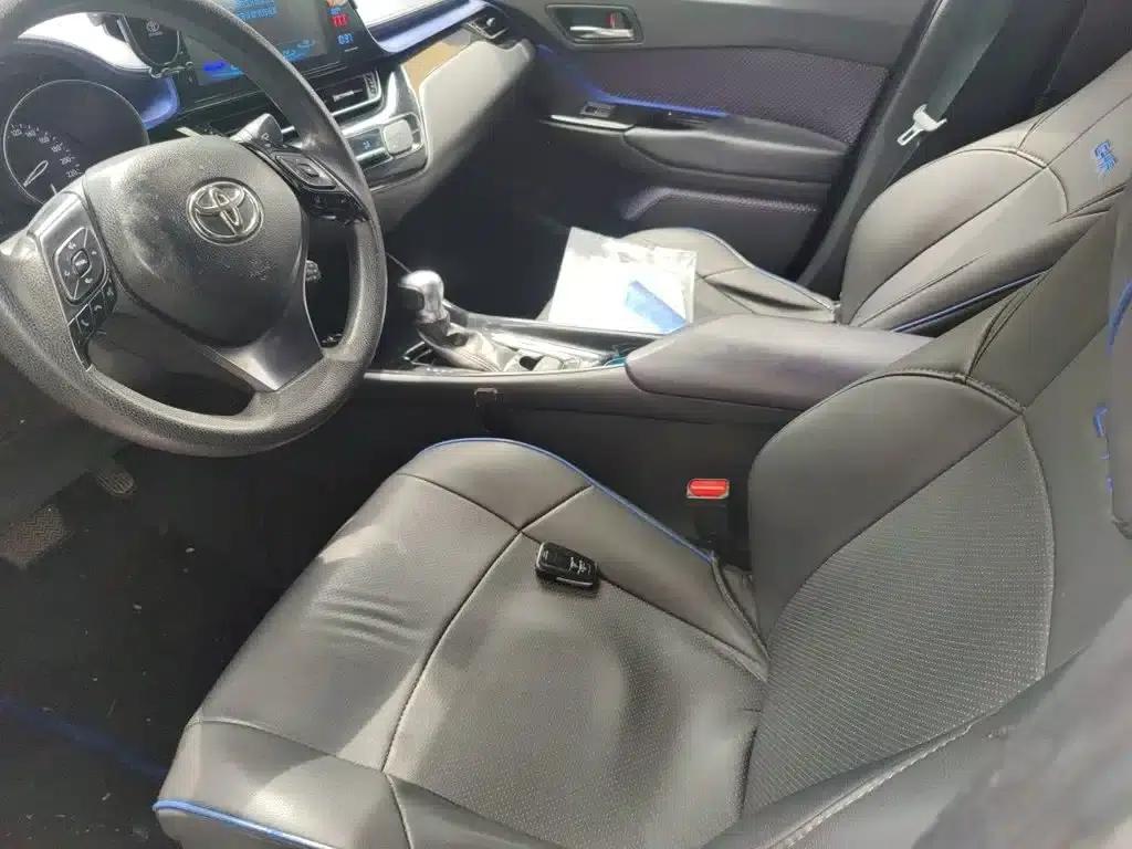 Toyota C-HR 2018 2.0L Cool Crossover Leading Edition (National V Emission Standard) — миниатюра 8