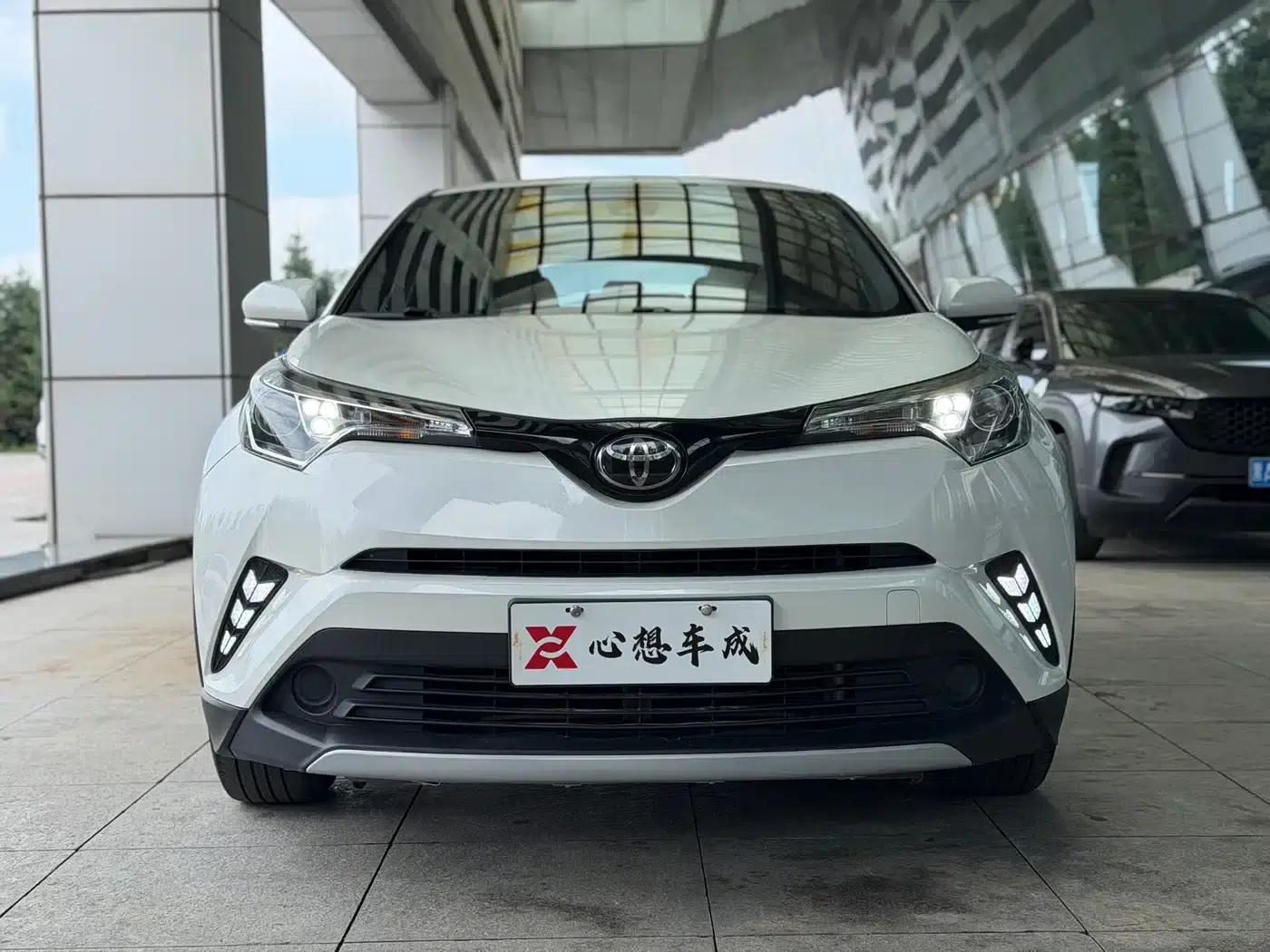 2020 Toyota IZOA 2.0L Enjoy Edition — миниатюра 2