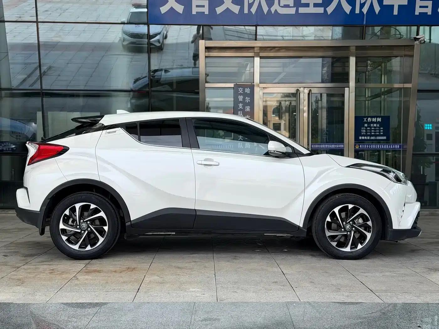 2020 Toyota IZOA 2.0L Enjoy Edition — миниатюра 4