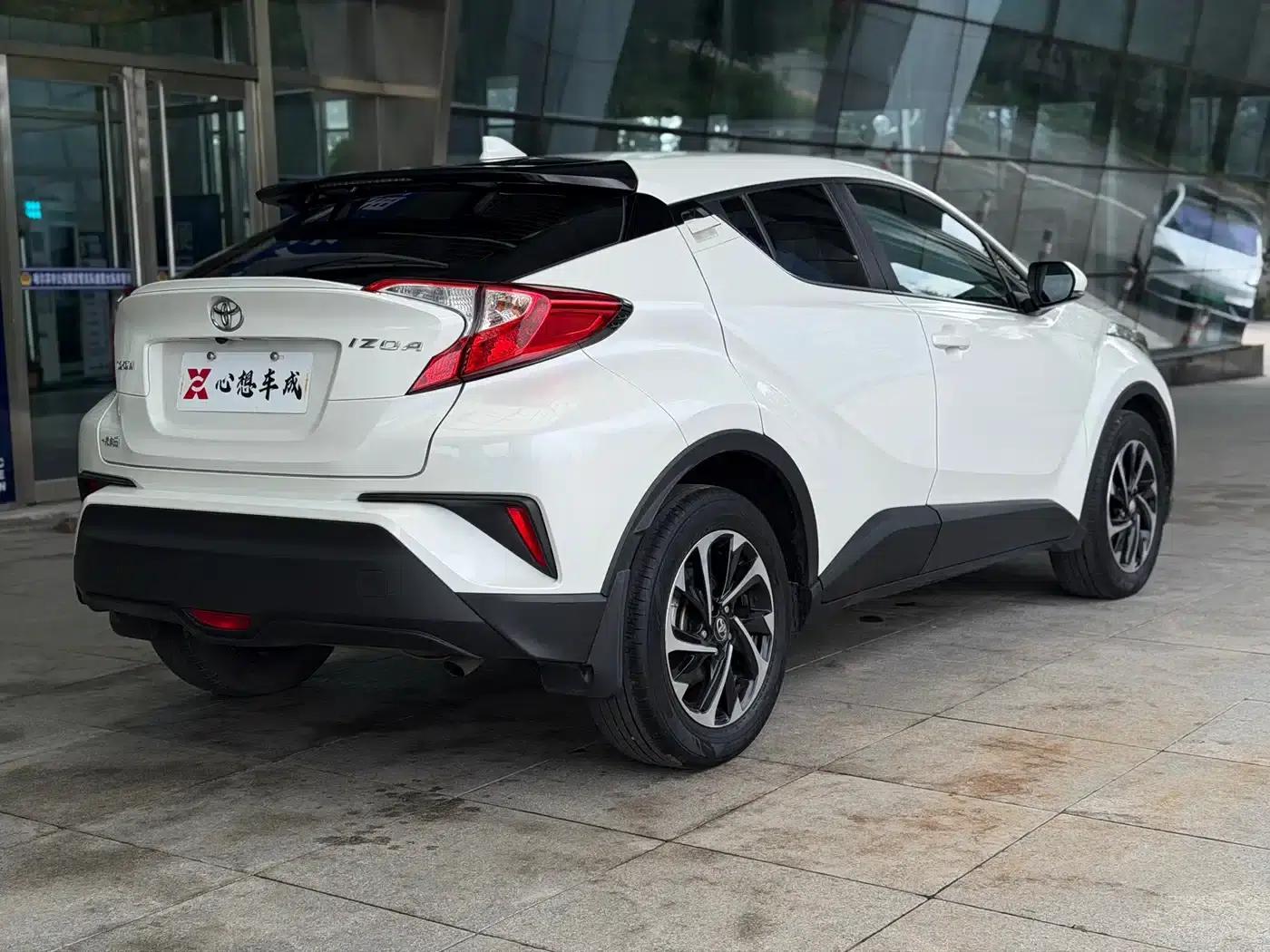 2020 Toyota IZOA 2.0L Enjoy Edition — миниатюра 6