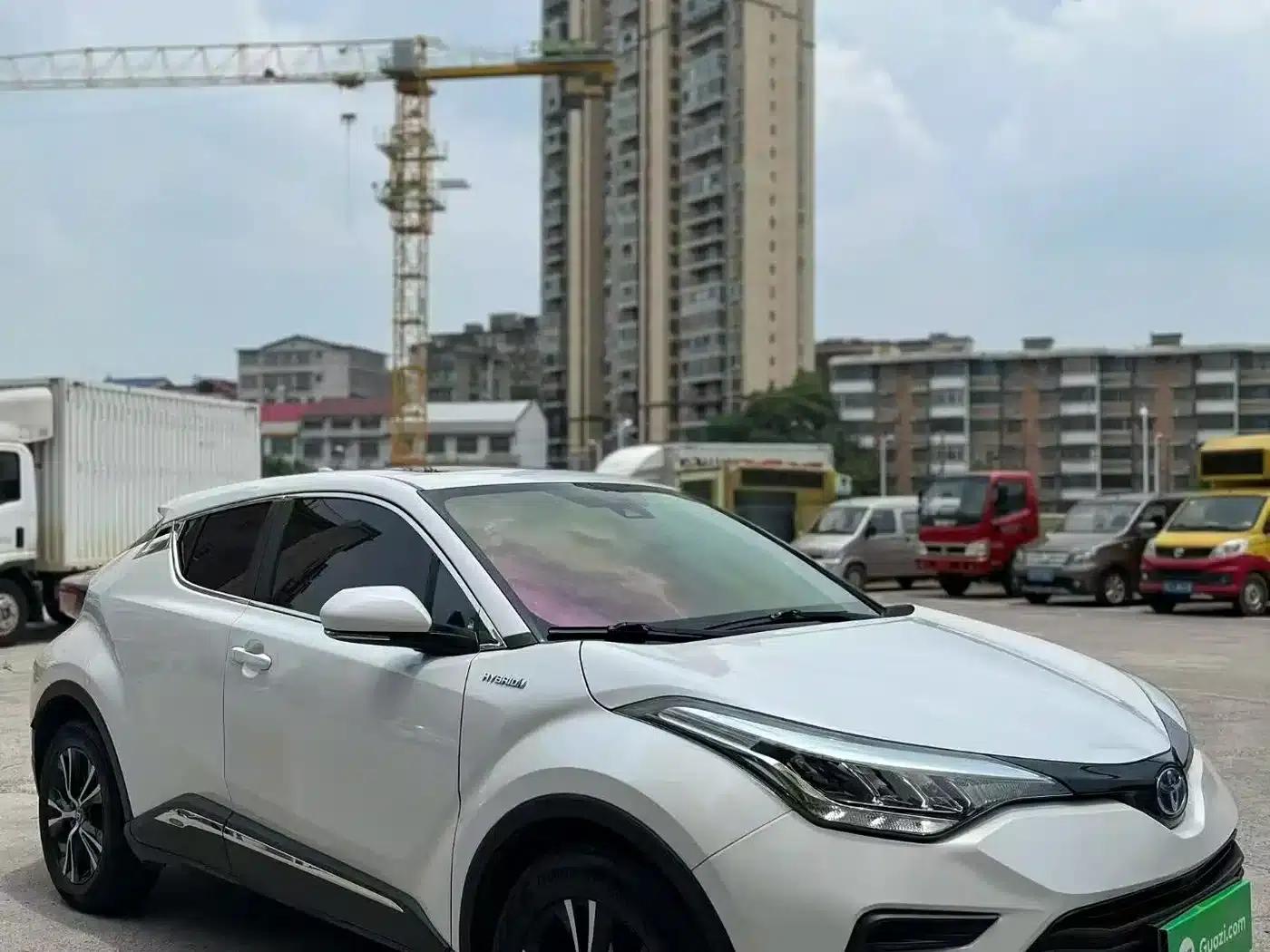 2023 Toyota IZOA Hybrid 2.0L Sport Edition — миниатюра 3