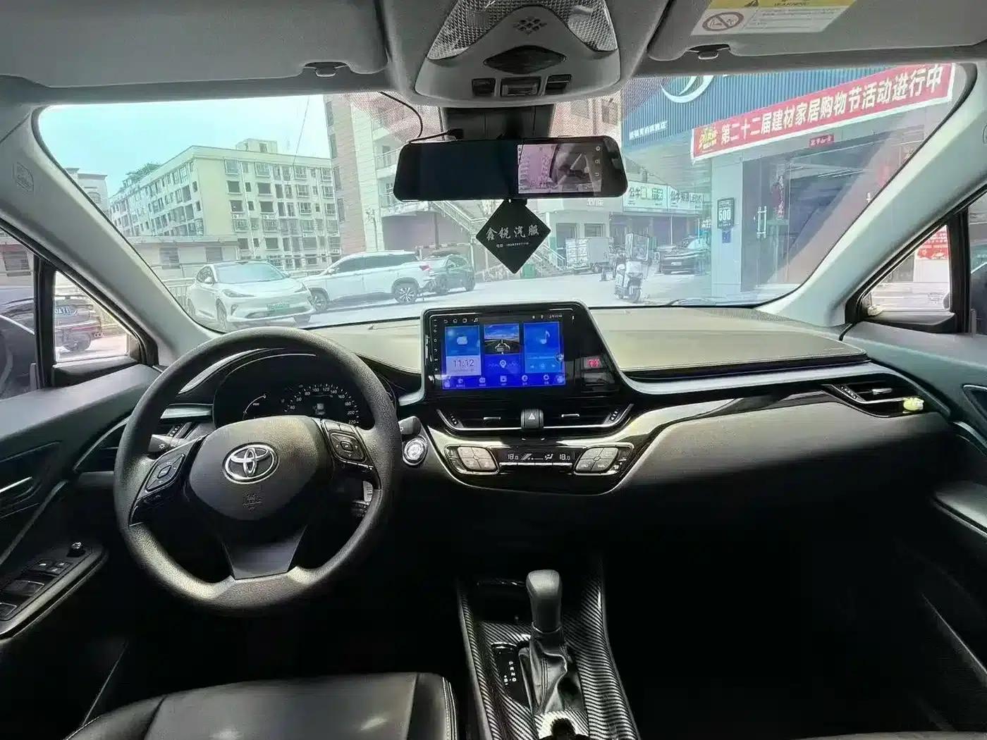 2023 Toyota IZOA Hybrid 2.0L Sport Edition — миниатюра 5