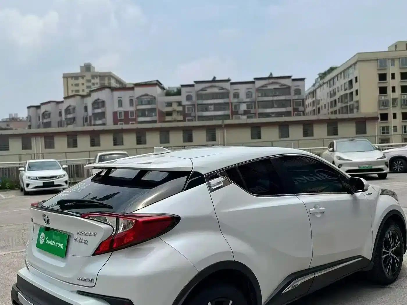 2023 Toyota IZOA Hybrid 2.0L Sport Edition — миниатюра 9