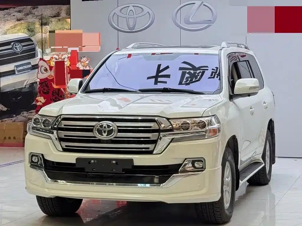 2012 Land Cruiser 4.6L Automatic VX — миниатюра 1