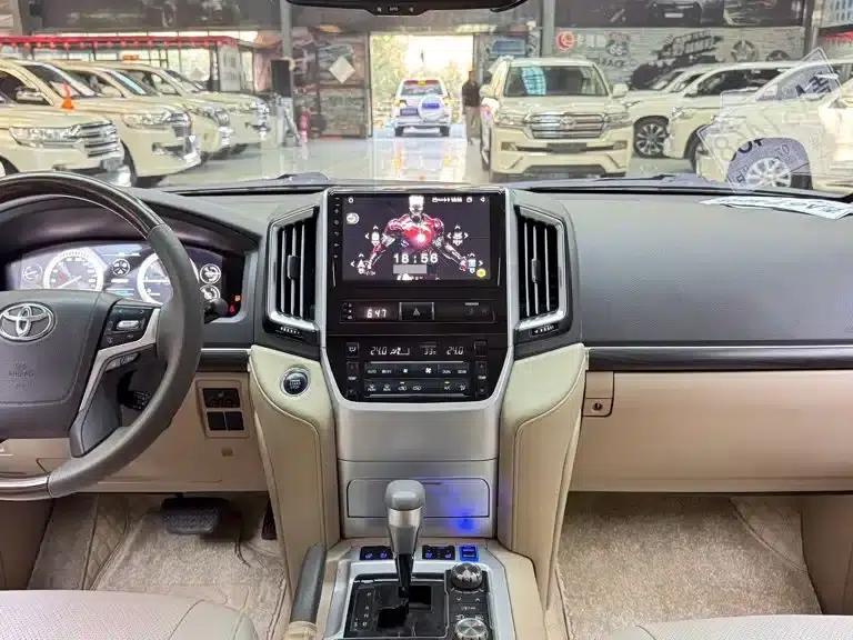2012 Land Cruiser 4.6L Automatic VX — миниатюра 5